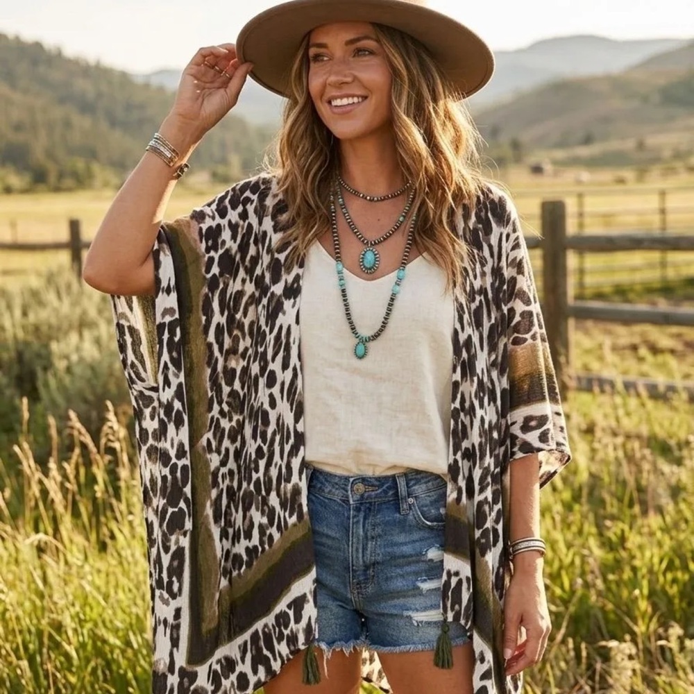 Vince Camuto Leopard Print Kimono in Brown, Black, Cream